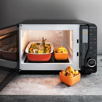 Hotpoint Extra Space Flatbed Solo Microwave