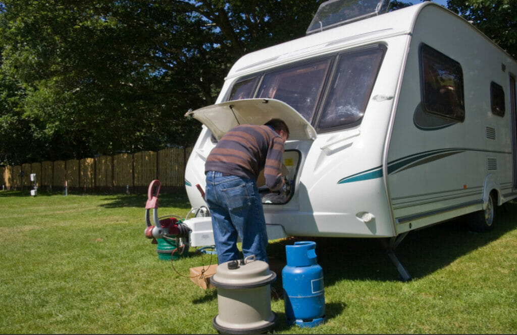 how to hitch a caravan